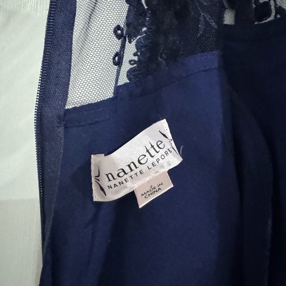 Dress - Picture 4 of 9